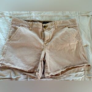 American Eagle khaki mid shorts